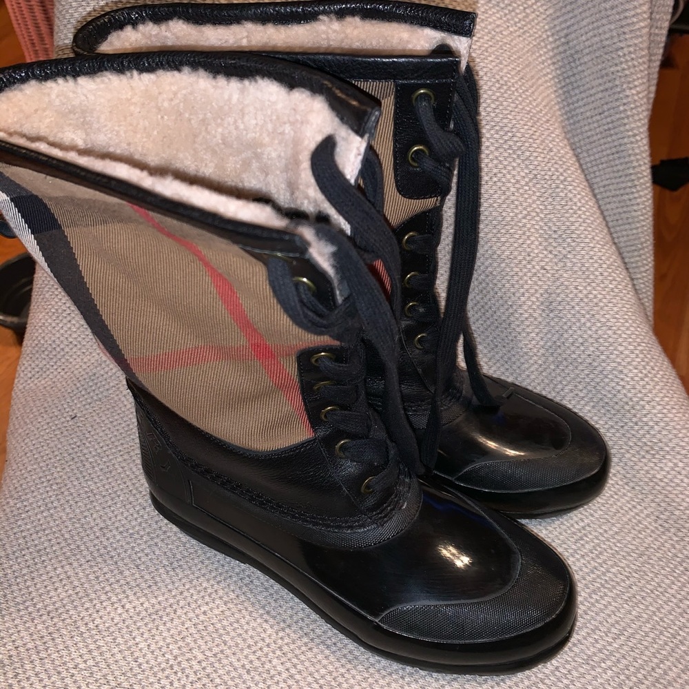 Burberry shearling rain boots